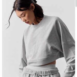Alo Yoga Cropped Sway Crewneck Pullover - Athletic heather grey size medium